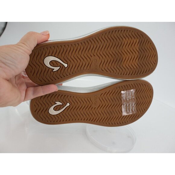 Olukai Waiau Sandal Women Size 5 Silver Metallic Leather Slingback Strappy Thong - Picture 7 of 9